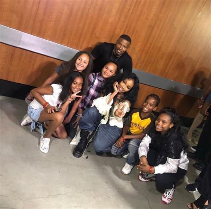 Comprehensive Guide to the Szas Family: History, Genealogy, and Legacy